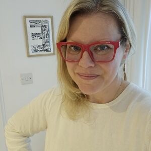 Meet your Posher, Lauren